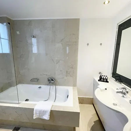 Hotel Theoxenia House 4*